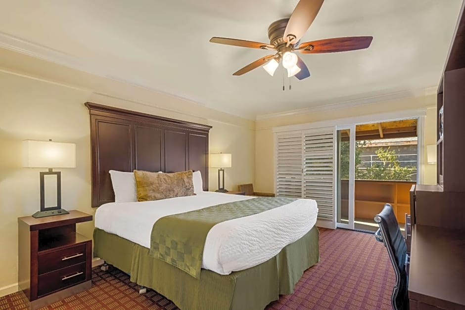 Clarion Collection Carmel Oaks Inn