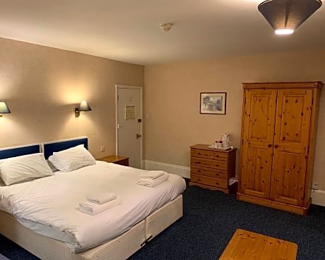 Double or Twin-Ensuite