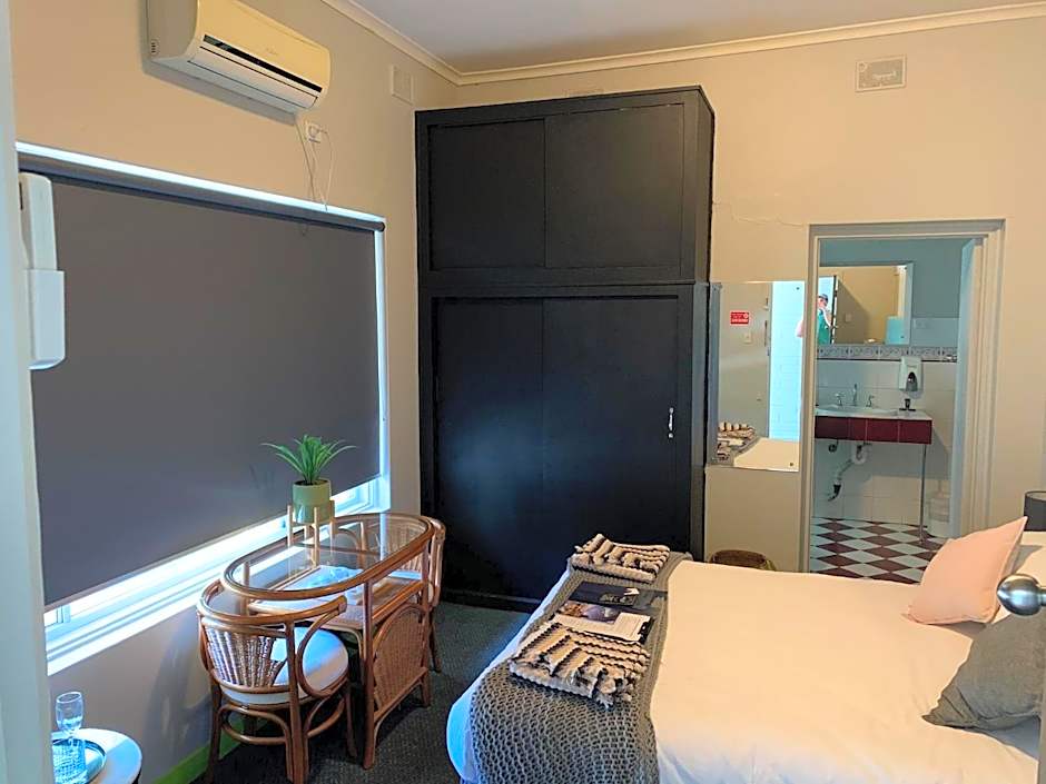 Hello Adelaide Motel and Apartments