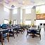 Holiday Inn Express & Suites Sacramento NE Cal Expo By IHG