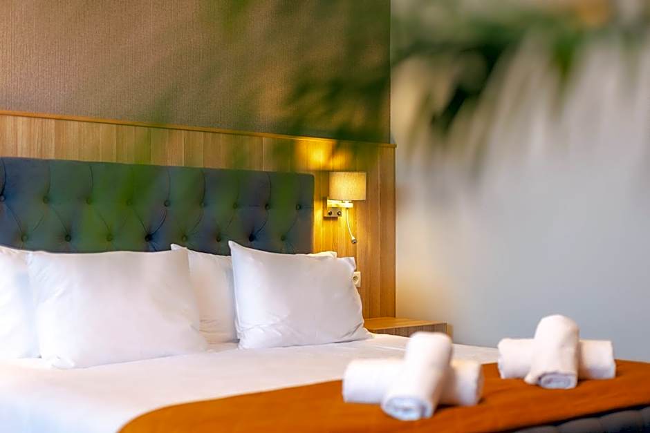 Mazurkowa - z widokiem na Karkonosze i Śnieżkę, darmowy parking, obok restauracja Mazurkowa Chata