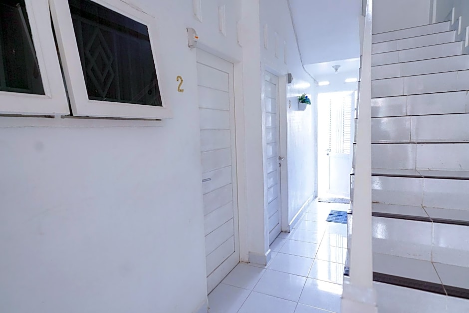 RedDoorz near Pantai Pandan Sibolga