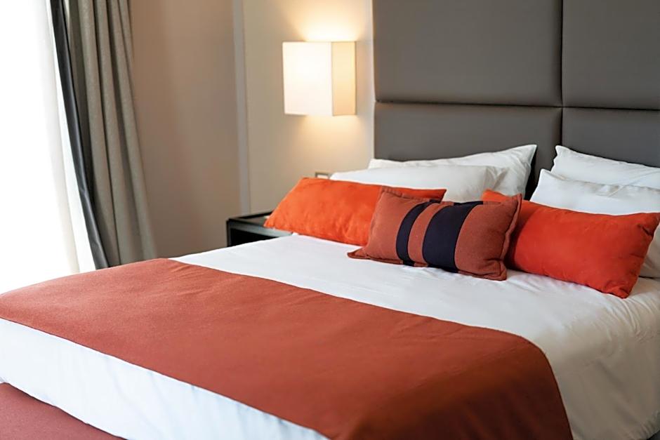 Carles Hotel