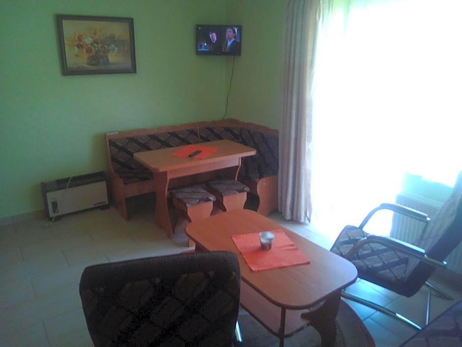 Ośrodek Wczasowy "GRONOSTAJ"