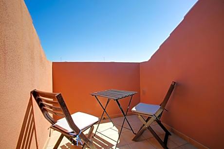 Two-Bedroom Apartment (4 Adults)