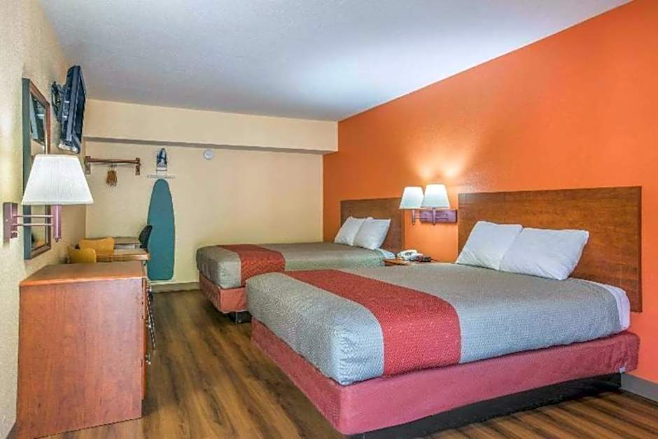 Rodeway Inn & Suites