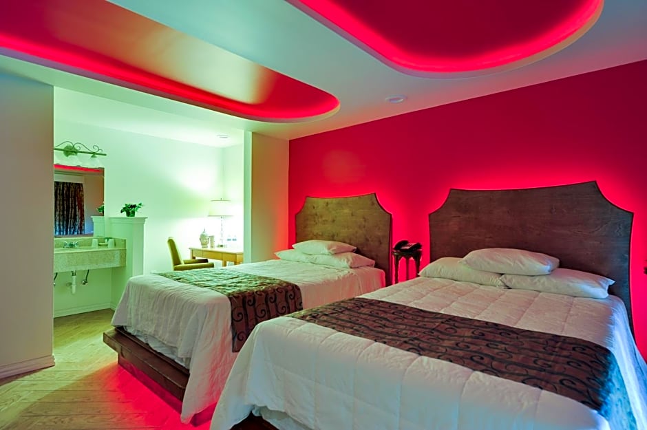 Romantic Inn & Suites