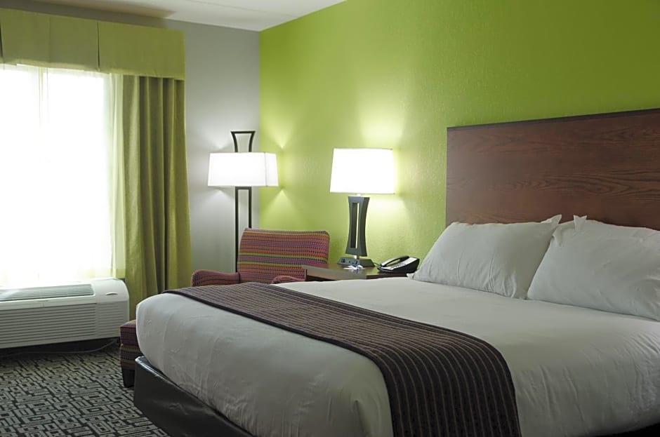 Holiday Inn Express Hickory-Hickory Mart