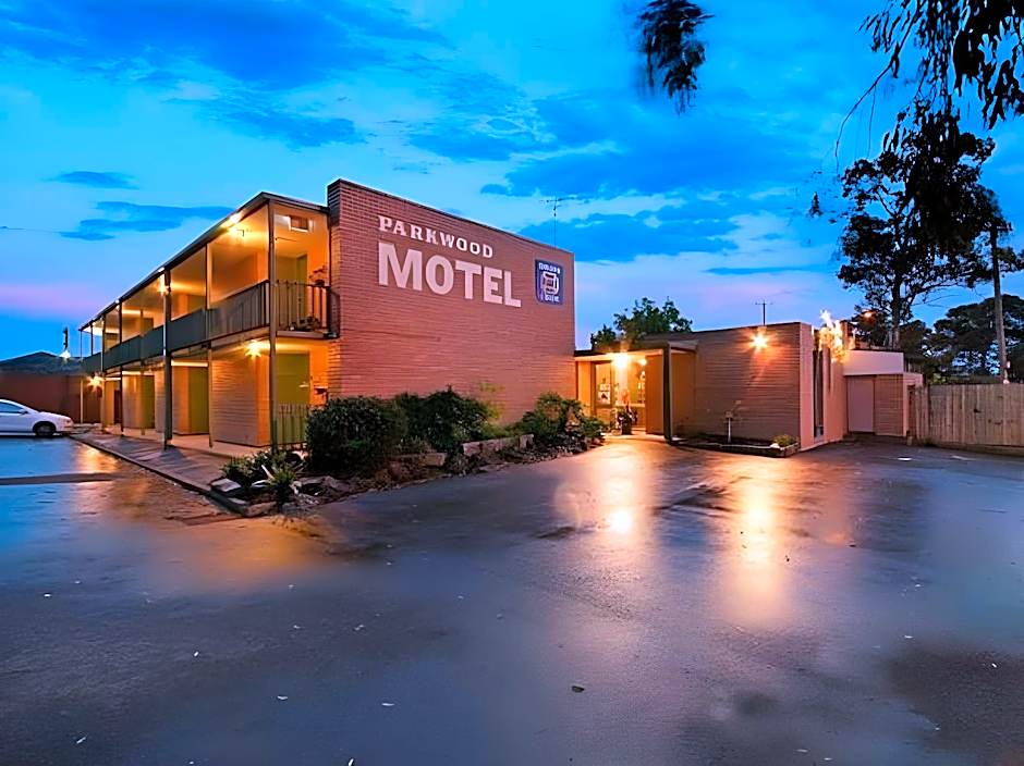 Parkwood Motel & Apartments