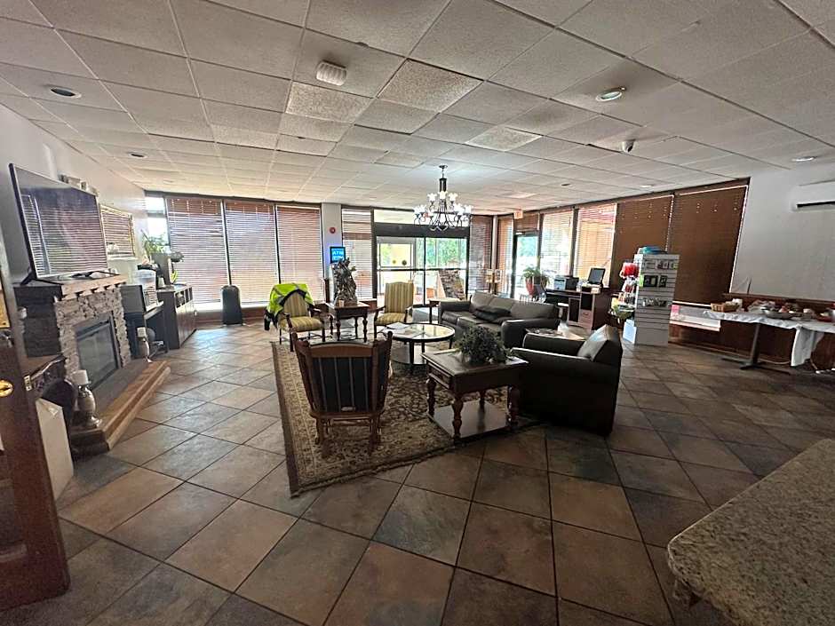 Hotel Red Rose by Townhouse Covington I-64