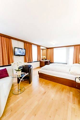 Hotel Linde - 24h Self Check-in