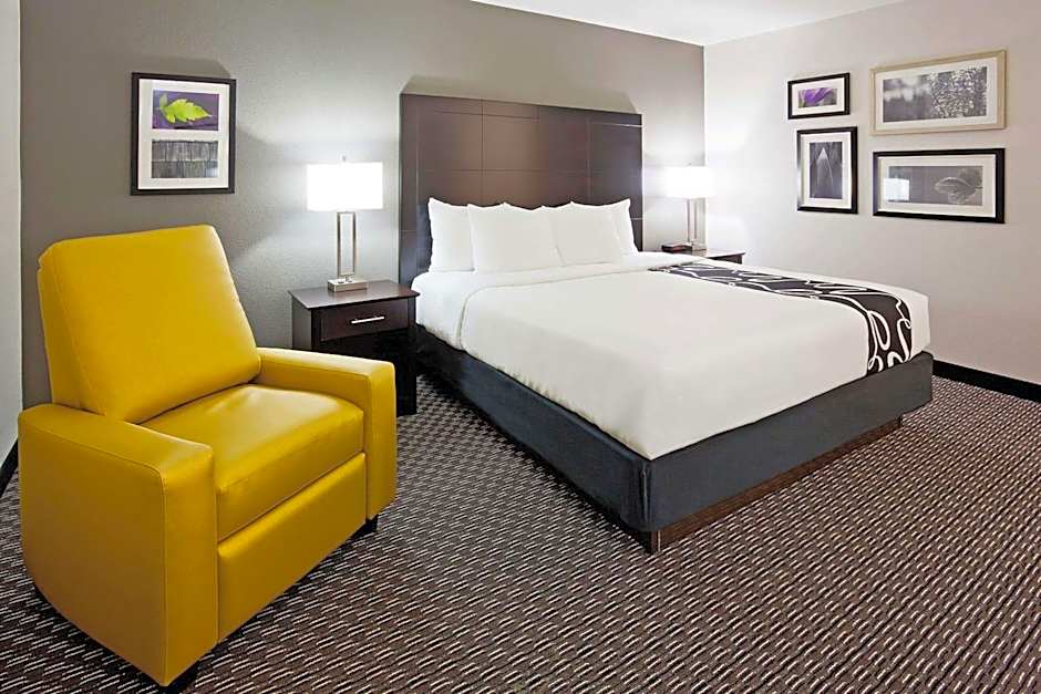 La Quinta Inn & Suites by Wyndham Oshkosh