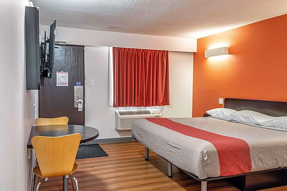 Motel 6-Fort Nelson, BC