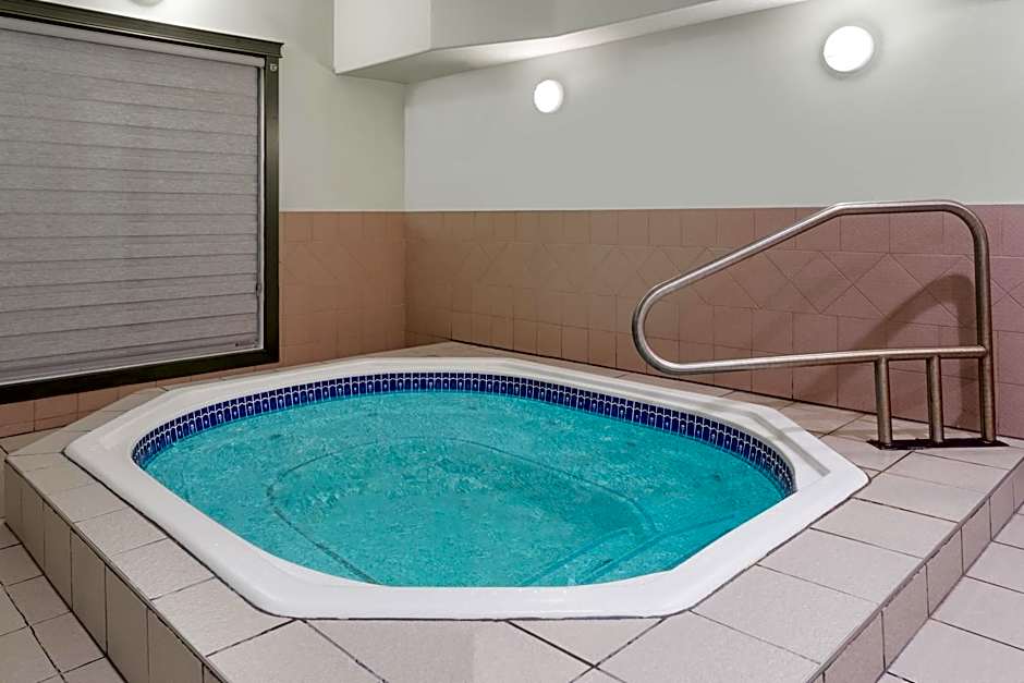 Ramada by Wyndham Hinton