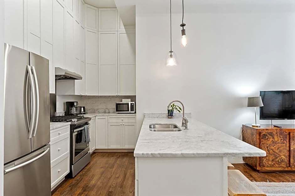 4br Gem On Gravier Close To Dining & Souvenirs