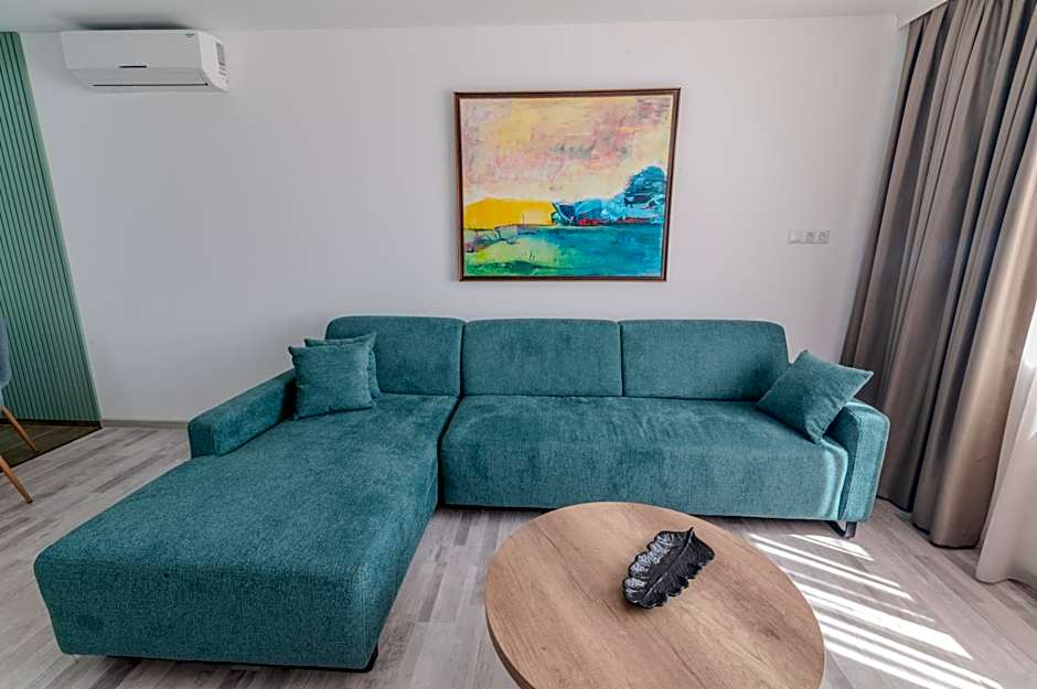 Sea Twins Luxury Aparthotel - 150 m from the beach