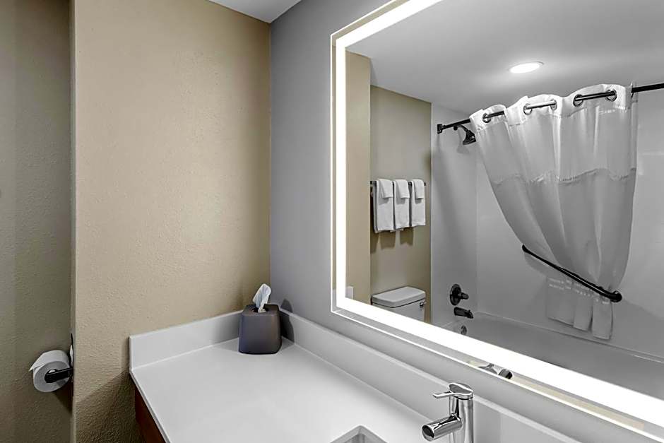 Holiday Inn Express Hotel & Suites Charleston-Southridge By IHG