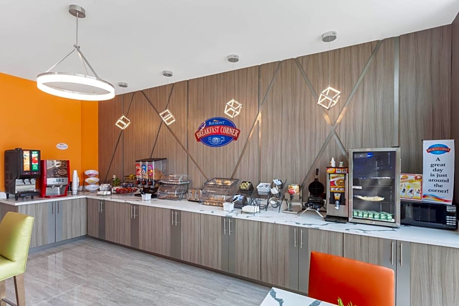 Baymont Inn & Suites Houston Hobby Airport