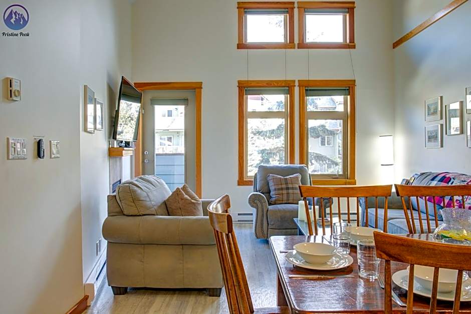 Wolf Mountain Escape