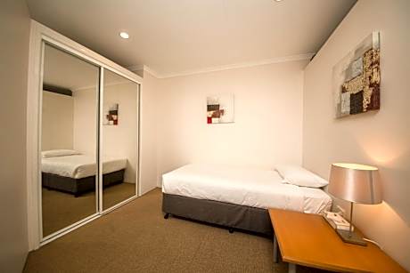 Deluxe Three-Bedroom Apartment