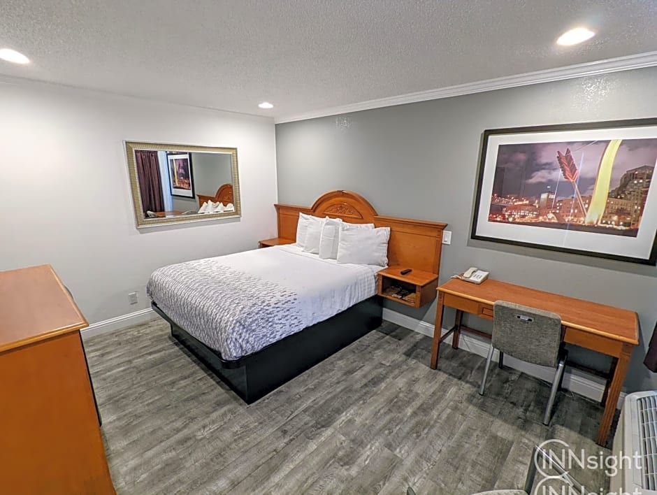 Deluxe Inn
