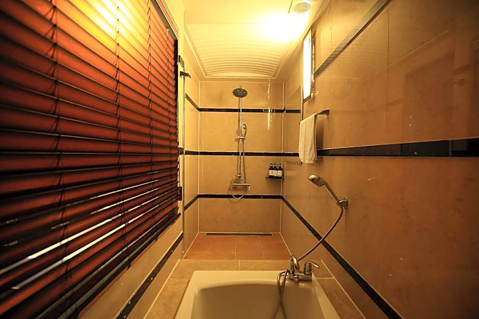 Tongyeong Gallery Hotel