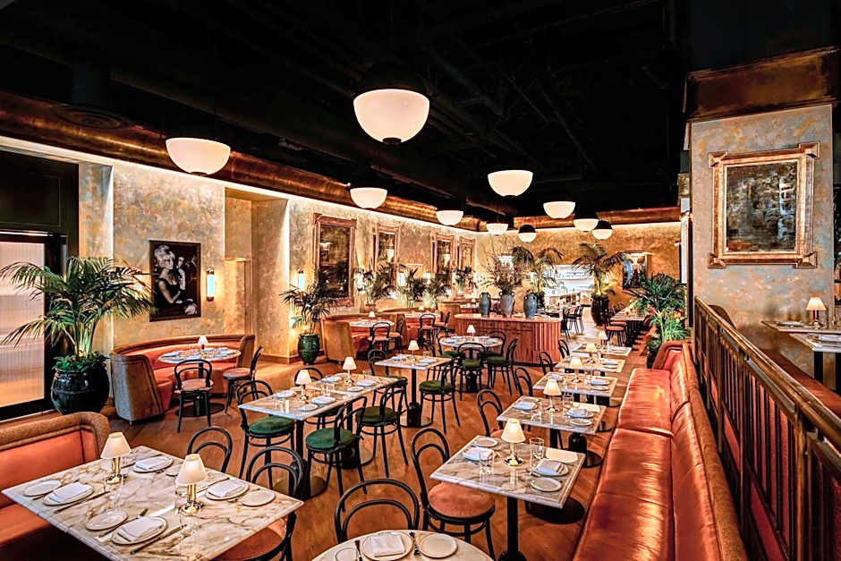 The Hollywood Grande, Autograph Collection