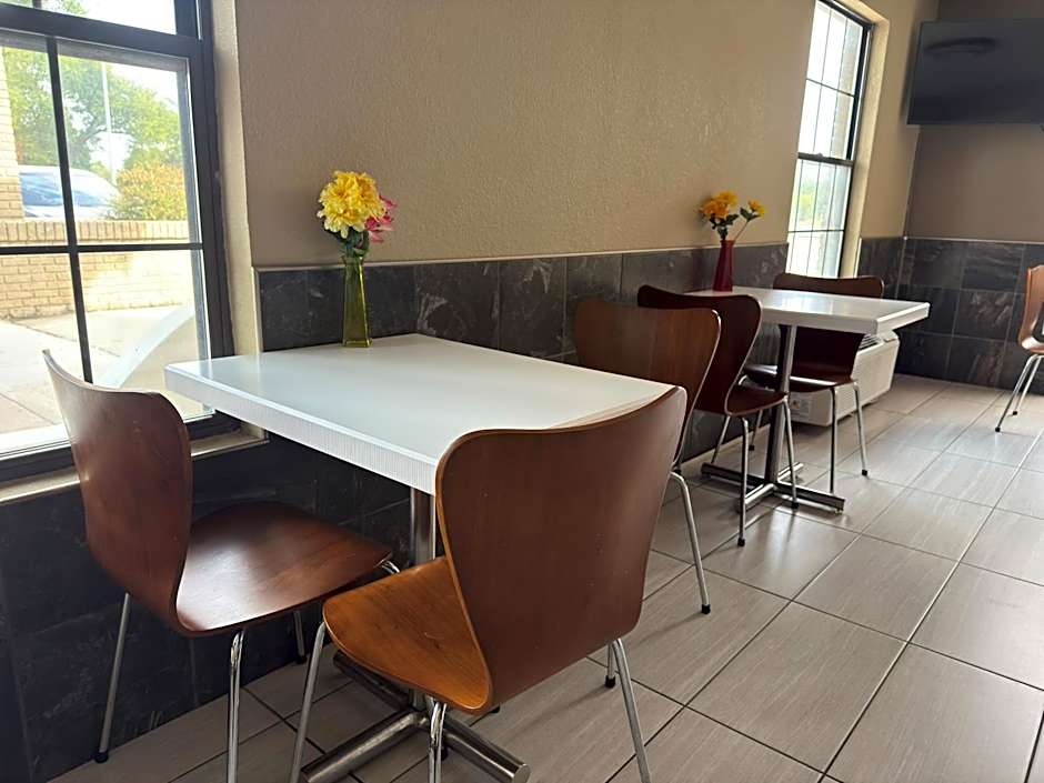 Super 8 by Wyndham Lakeland