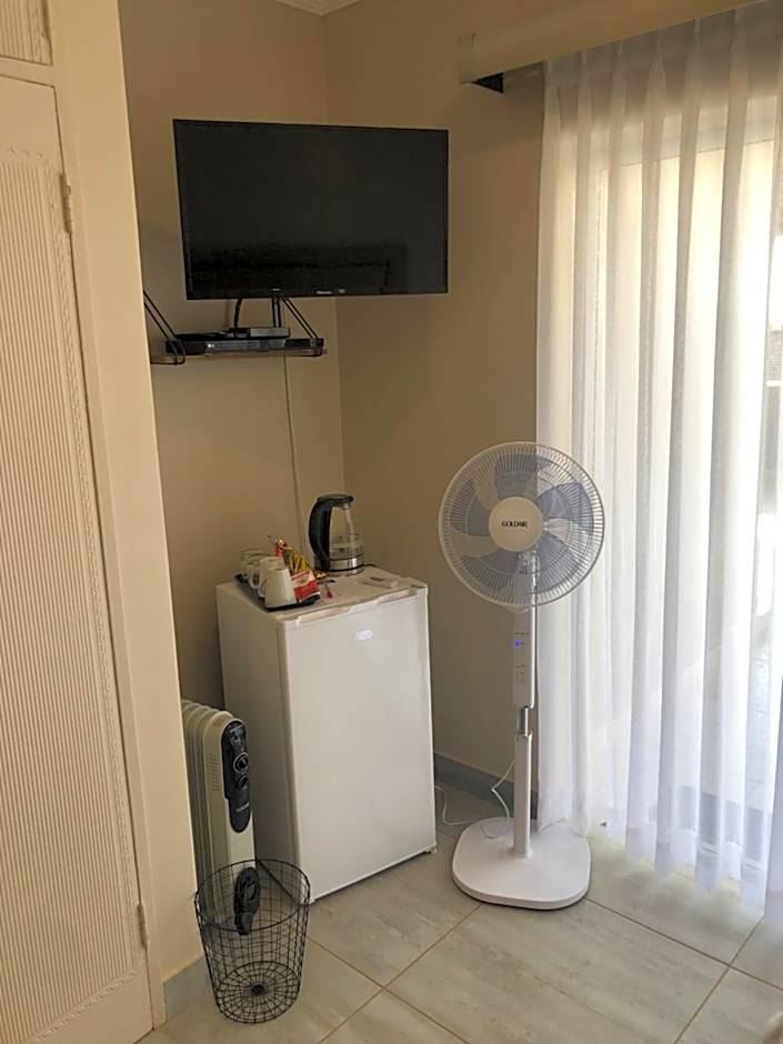 8 on Acacia Guesthouse