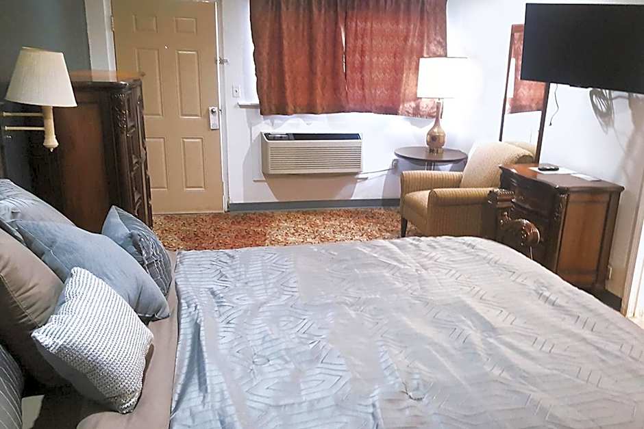 Sky-Palace Inn & Suites Hutchinson