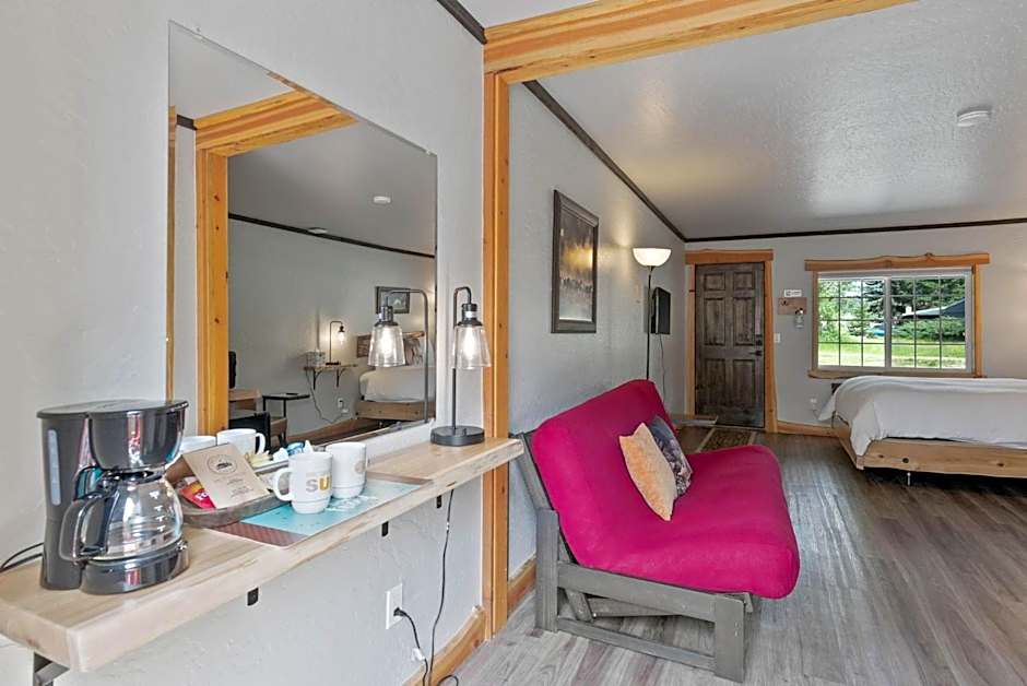 Lake Village Lodge