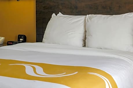 King Room - Accessible/Non-Smoking