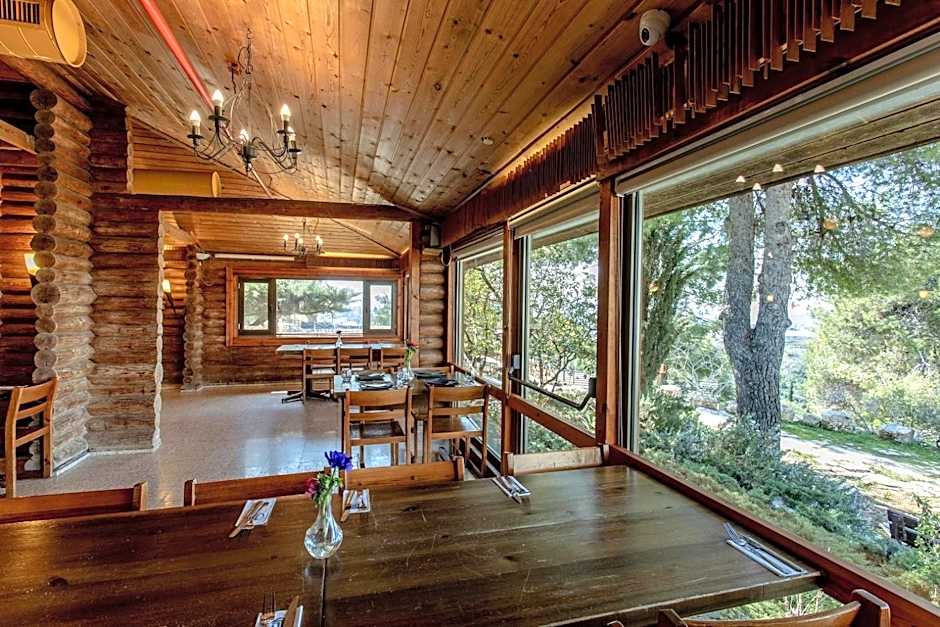 Logos hotel in Yad Hashmona