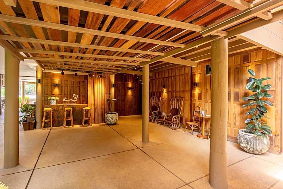 Syama Ayudhya, Residence & Café