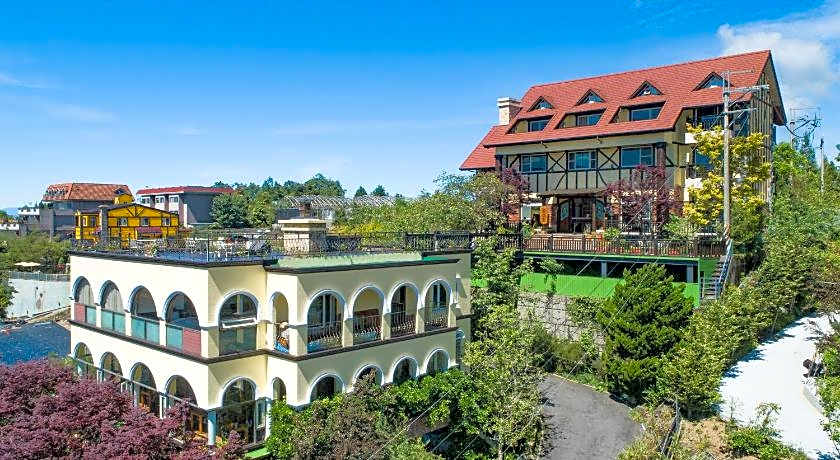 Egmont Mountain House