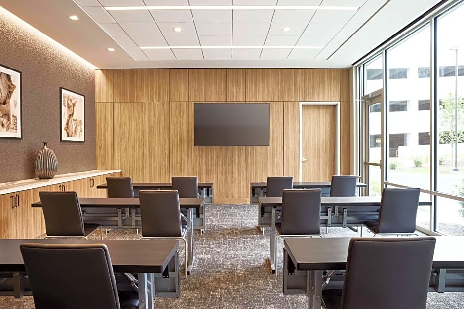 AC Hotel by Marriott Atlanta Perimeter