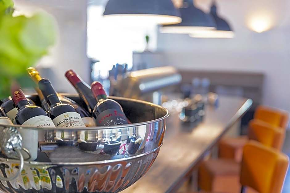 Beach Hotel California