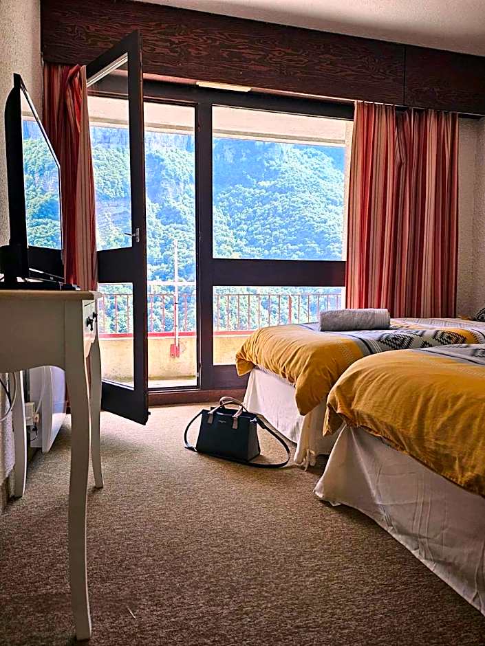 Cinéma, Chambre Privée Au Le Refuge Du Phoenix