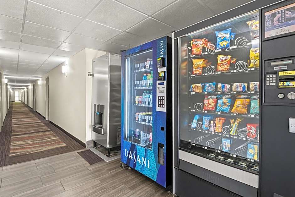 Red Roof Plus Belleville