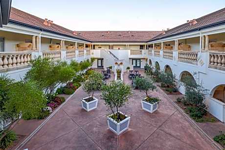 The Lodge at Healdsburg, tapestry Collection by Hilton