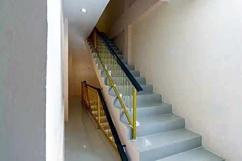 OYO 2895 Paranginan Residence