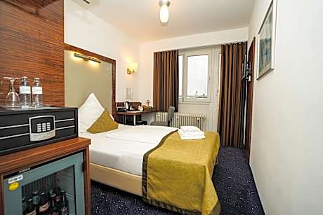 Economy Single Room