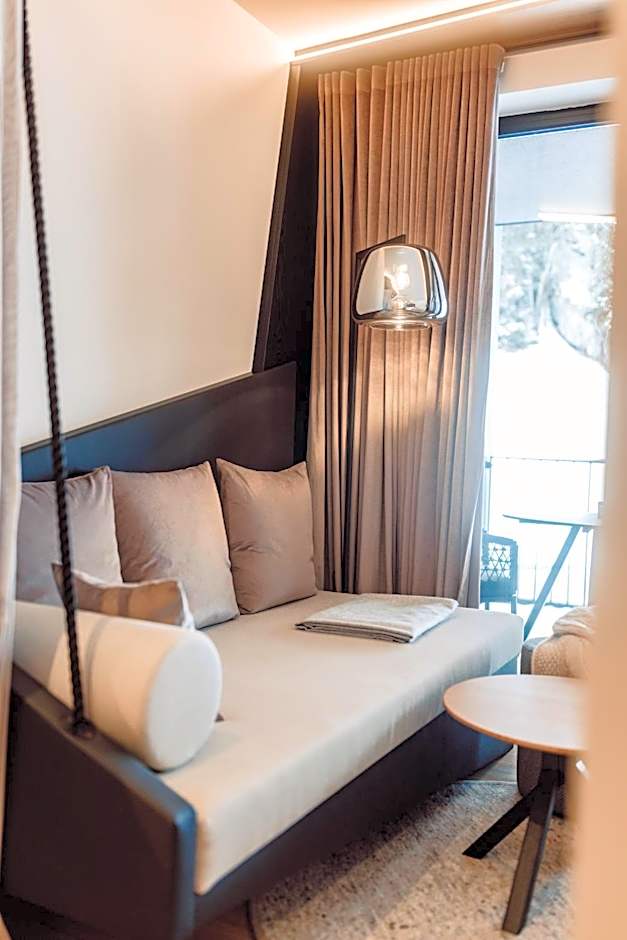 JoAnn suites & apart