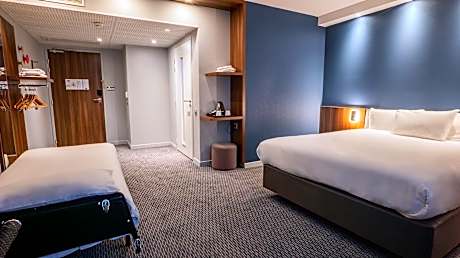 1 Double Bed Standard Accessible