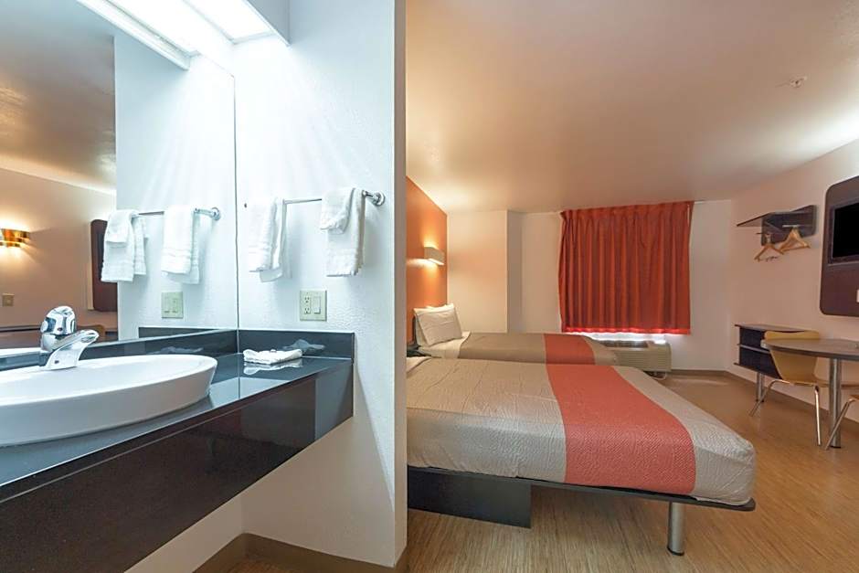 Motel 6-Dallas, TX - Northeast