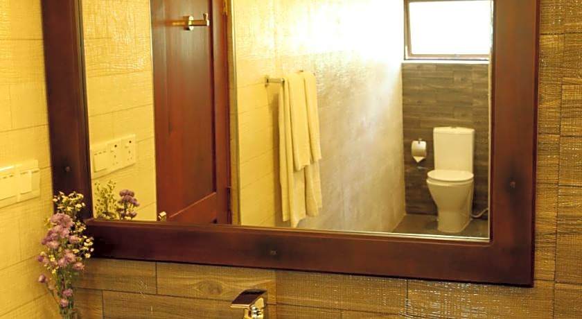 Oreeka Hotels (Katunayake Airport Hotel)