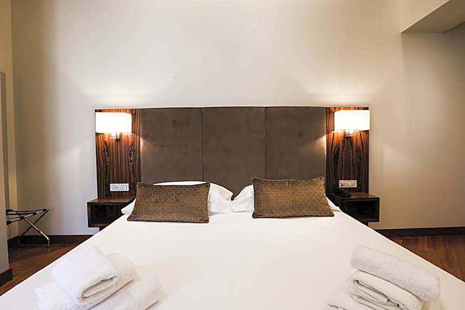 Hotel Embassy