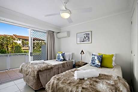 Two-Bedroom Deluxe Apartment with Air-Conditioning