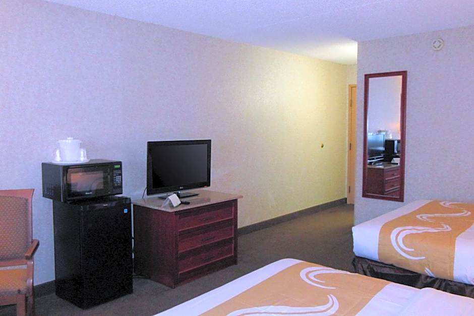 Quality Inn & Suites Albuquerque Downtown - University