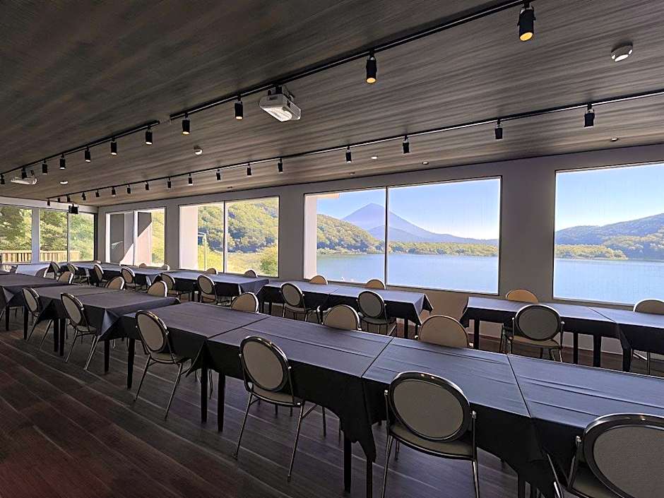 Shoji Lake Hotel
